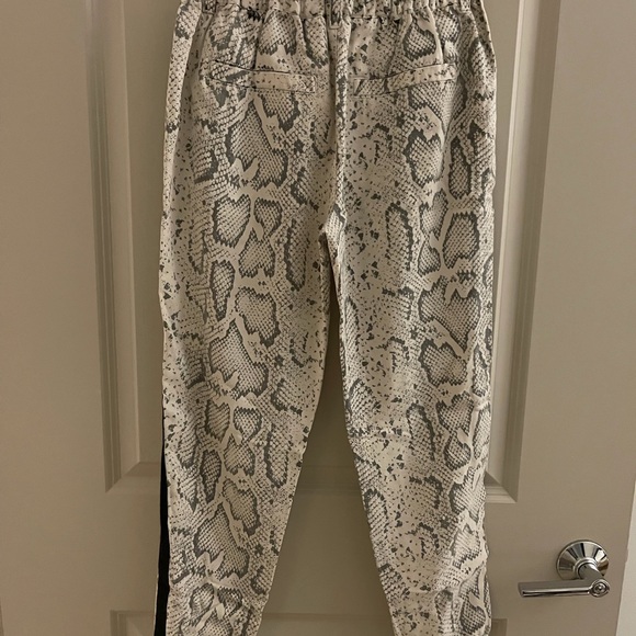 !NEW! PAM & GELA Snake Print High Rise Tie Track Jogger Pants - Size P - Picture 5 of 12